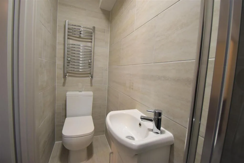 6 bedroom terraced house for rent