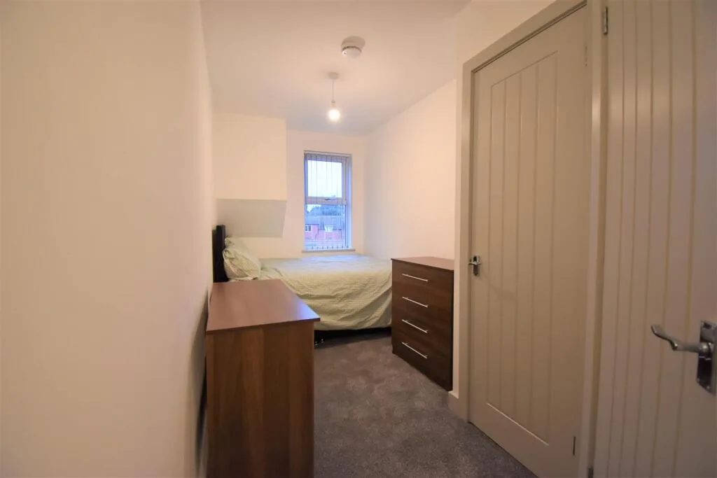 6 bedroom terraced house for rent