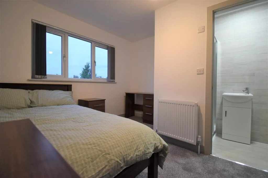 6 bedroom terraced house for rent