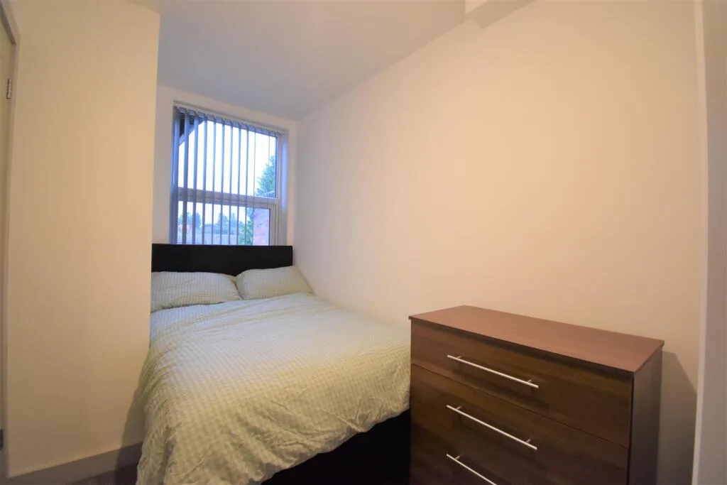 6 bedroom terraced house for rent