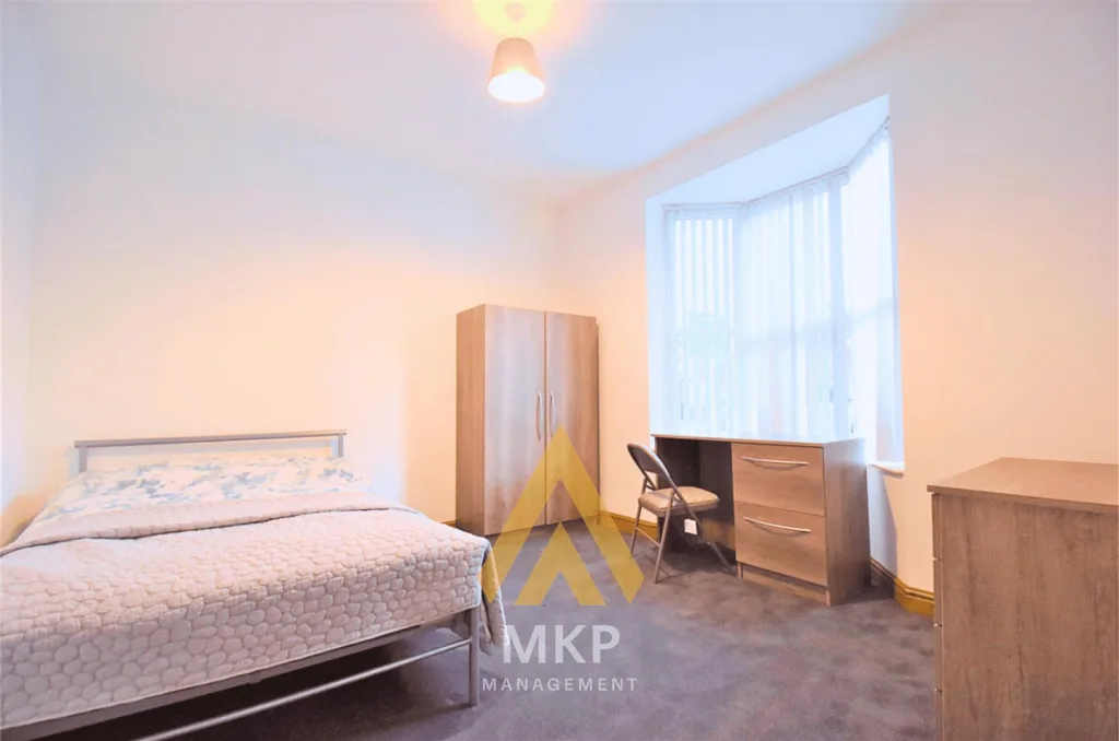 7 bedroom terraced house for rent