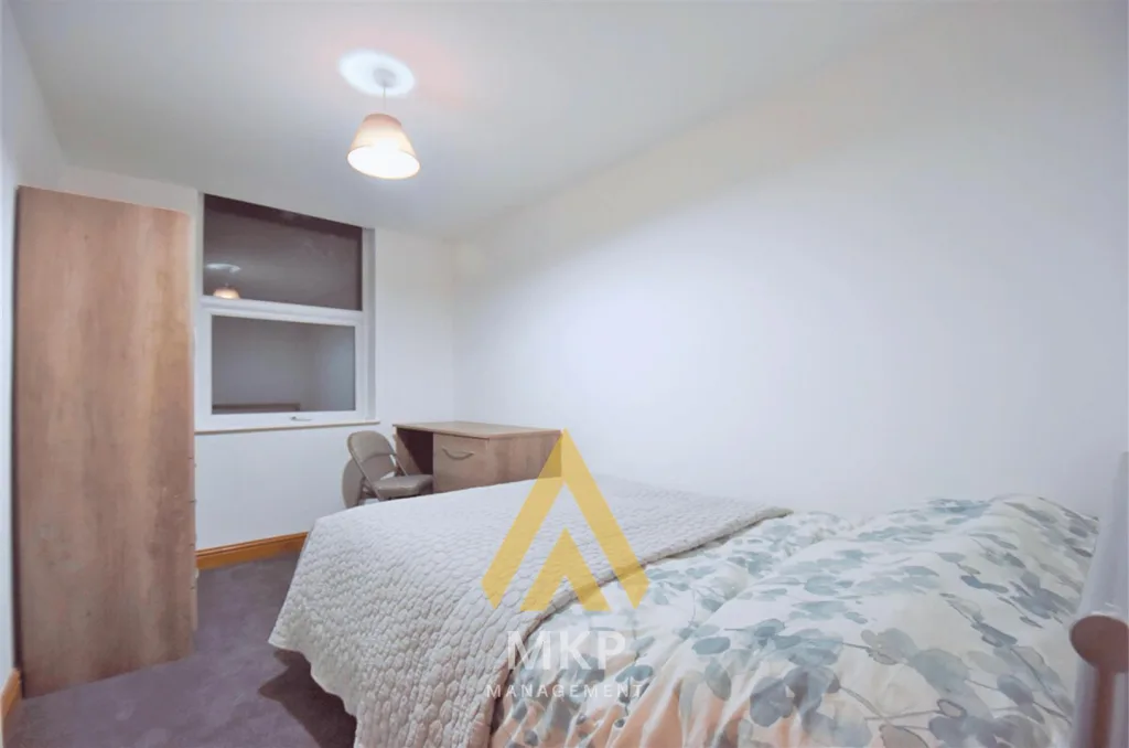 7 bedroom terraced house for rent