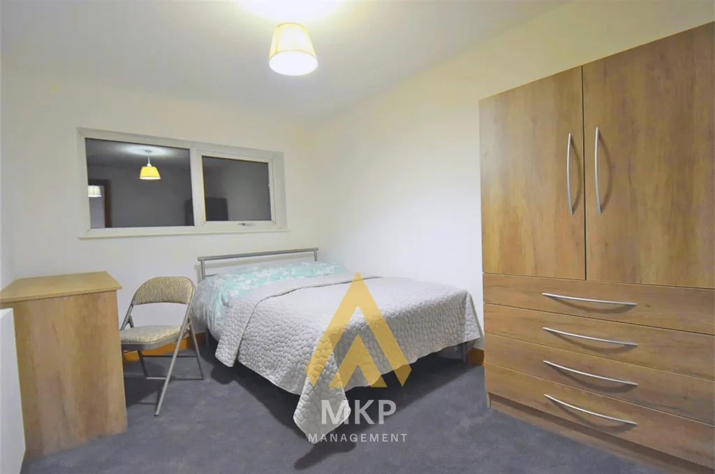 7 bedroom terraced house for rent