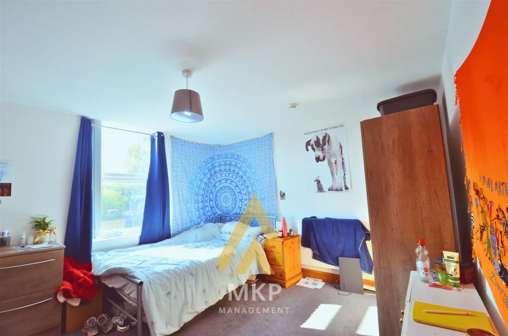 7 bedroom terraced house for rent