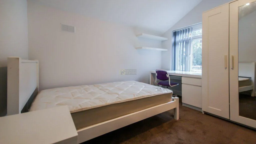 5 bedroom terraced house for rent