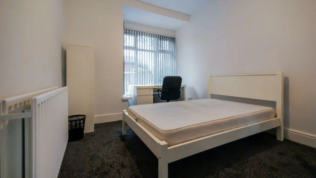 5 bedroom terraced house for rent