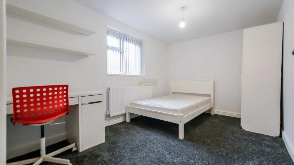5 bedroom terraced house for rent