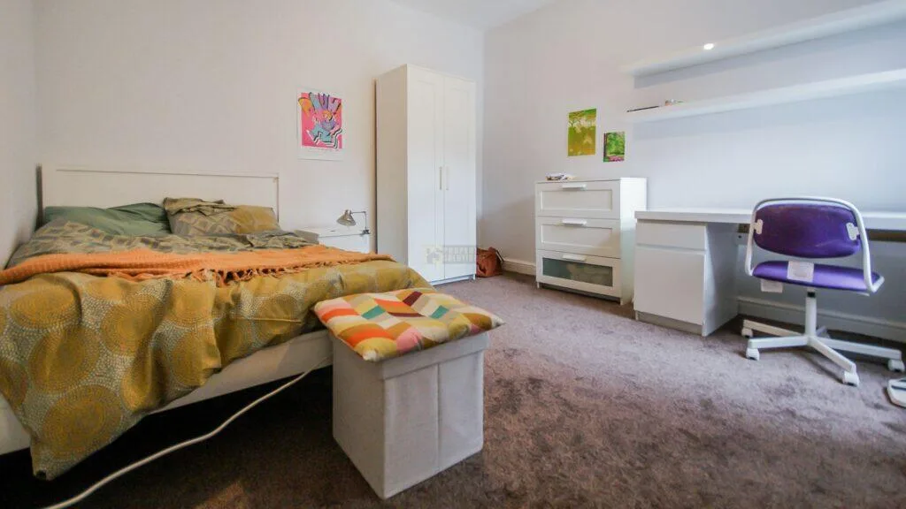 5 bedroom terraced house for rent