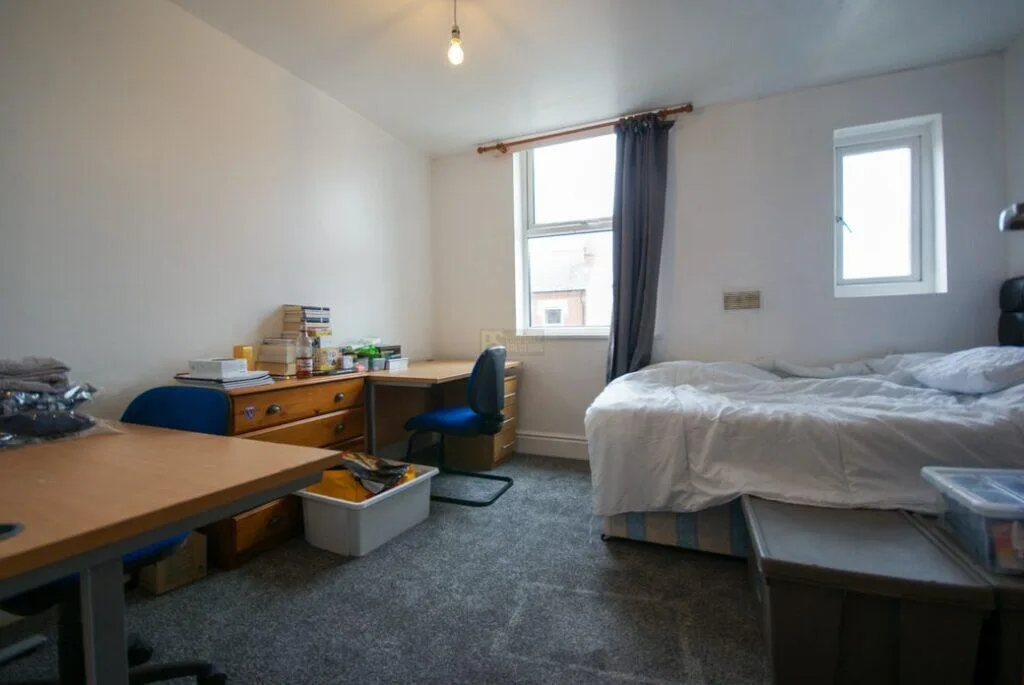 6 bedroom terraced house for rent