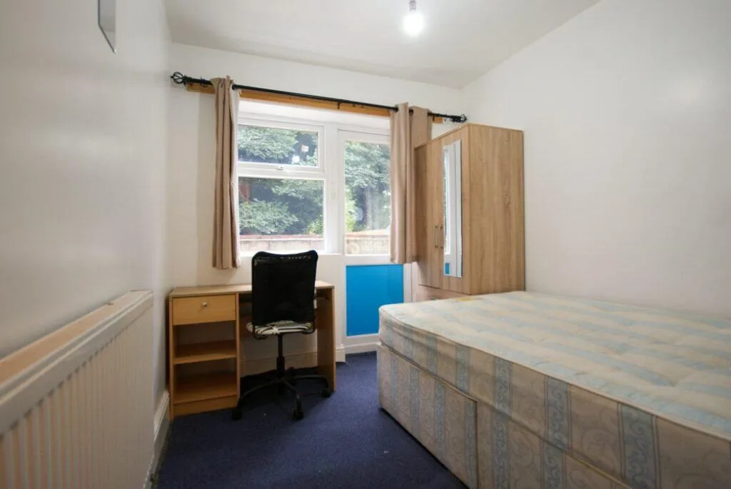 6 bedroom terraced house for rent