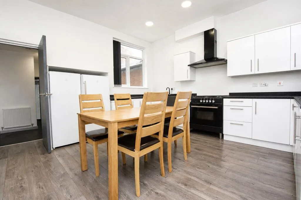 5 bedroom house for rent
