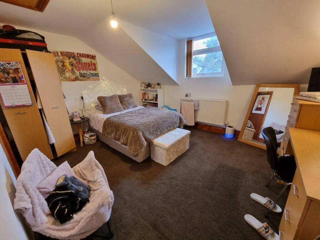 9 bedroom terraced house for rent