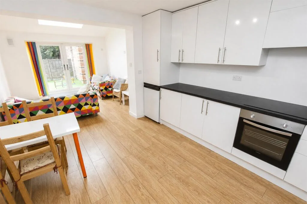 5 bedroom house for rent