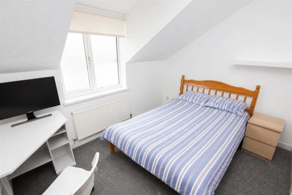 5 bedroom house for rent