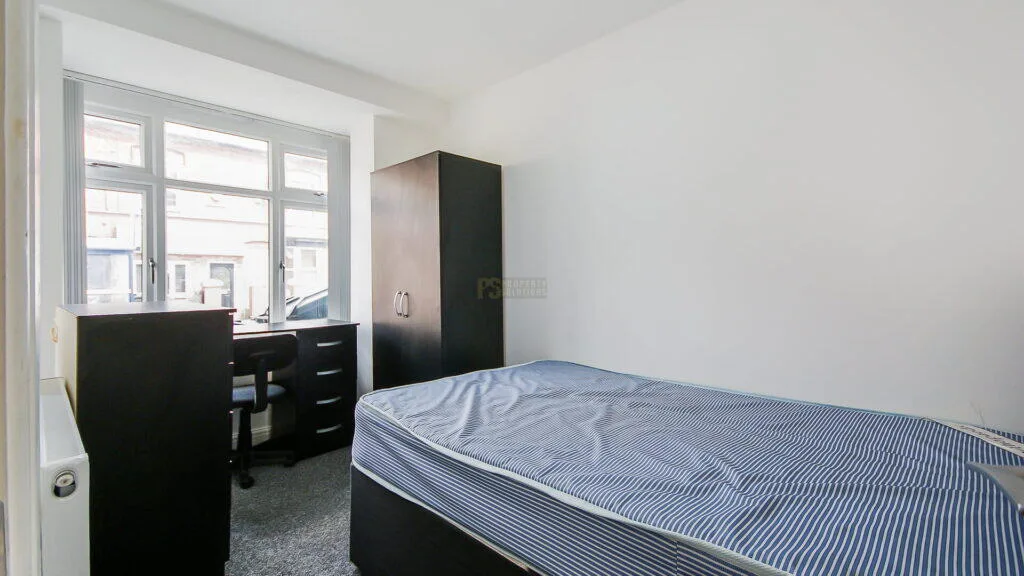 6 bedroom terraced house for rent