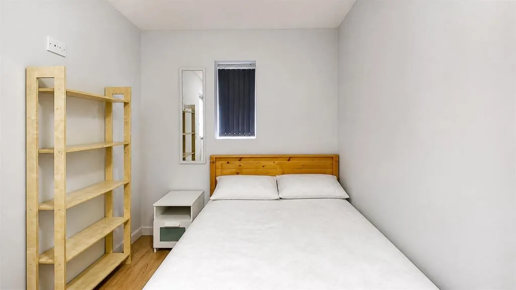 6 bedroom house for rent