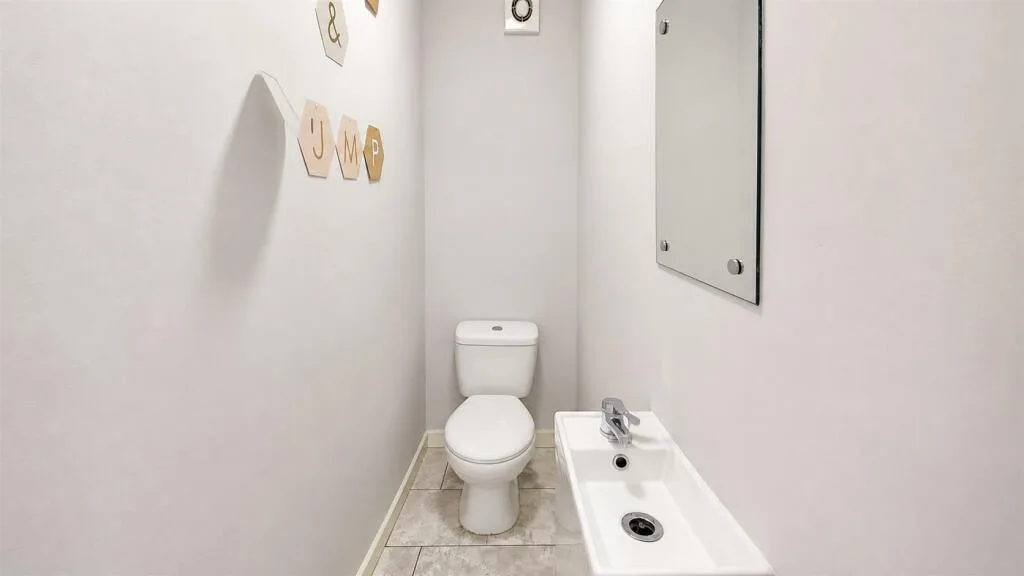 6 bedroom house for rent
