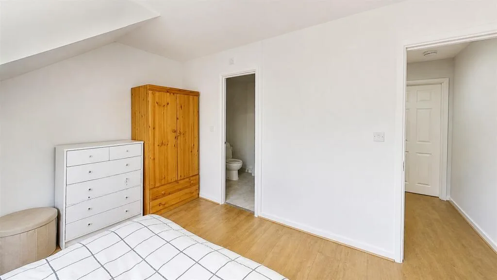 6 bedroom house for rent
