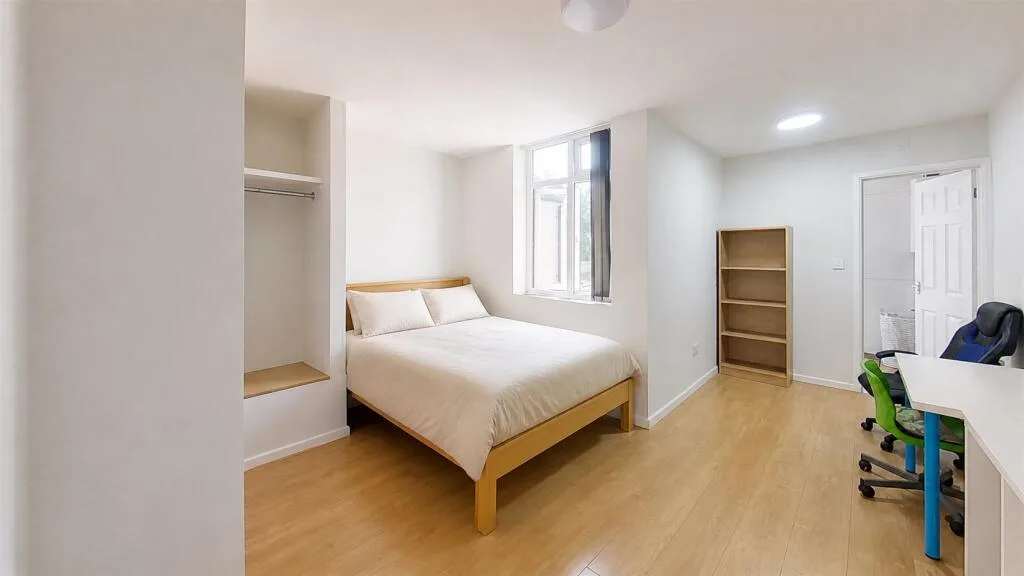 6 bedroom house for rent
