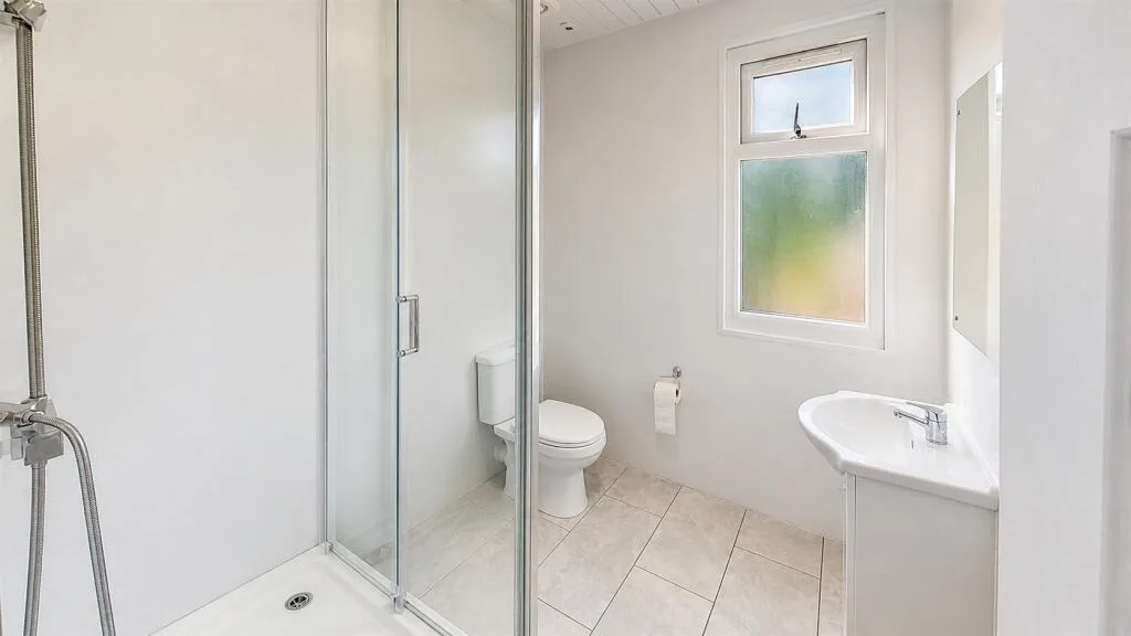 6 bedroom house for rent