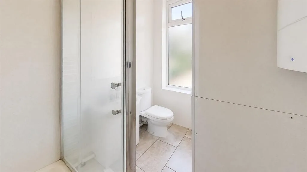 6 bedroom house for rent
