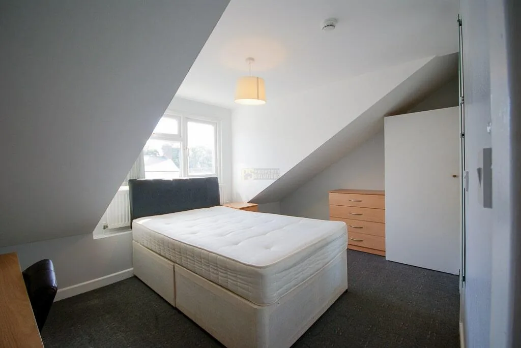 7 bedroom terraced house for rent