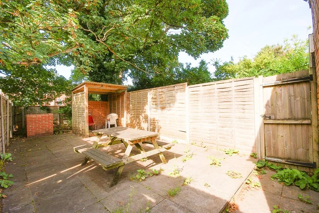 7 bedroom terraced house for rent