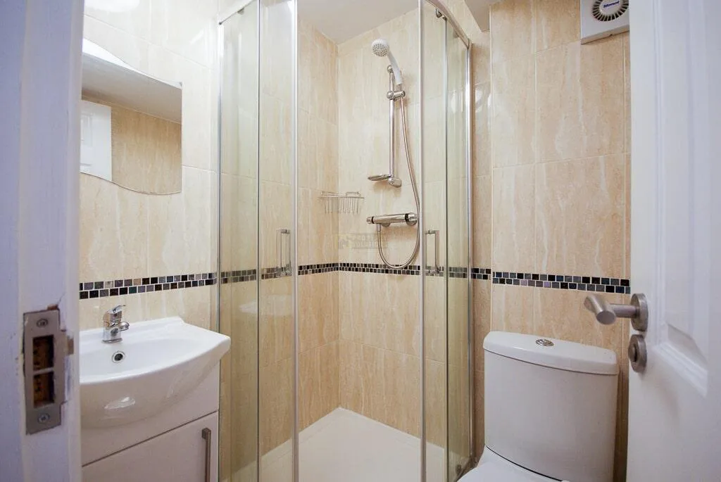 7 bedroom terraced house for rent