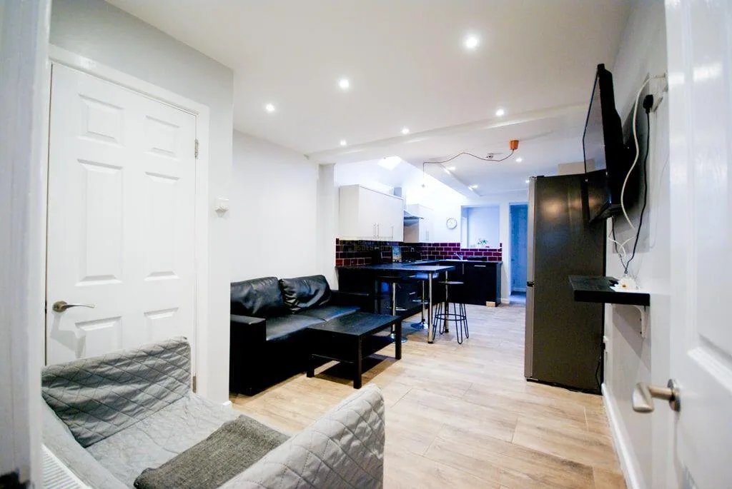 7 bedroom terraced house for rent