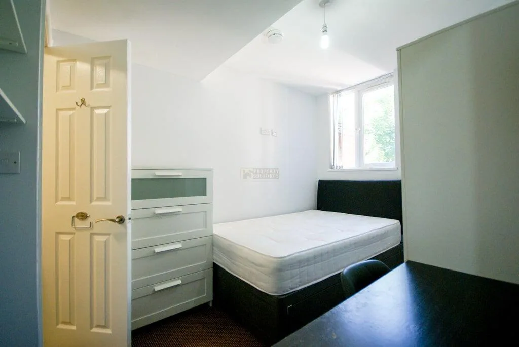 7 bedroom terraced house for rent