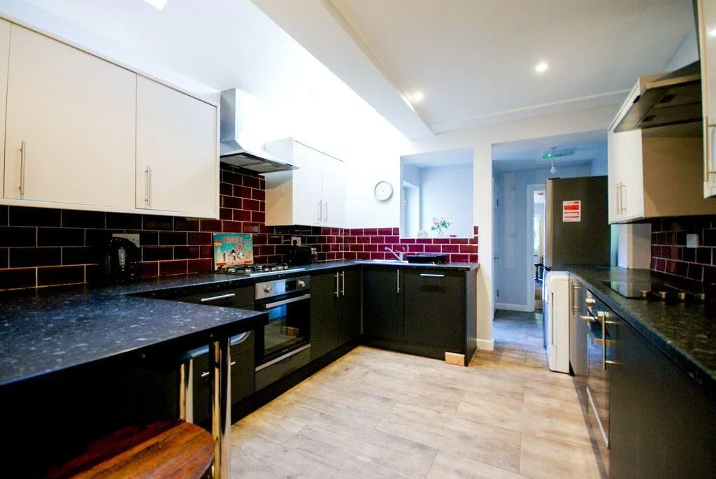 7 bedroom terraced house for rent