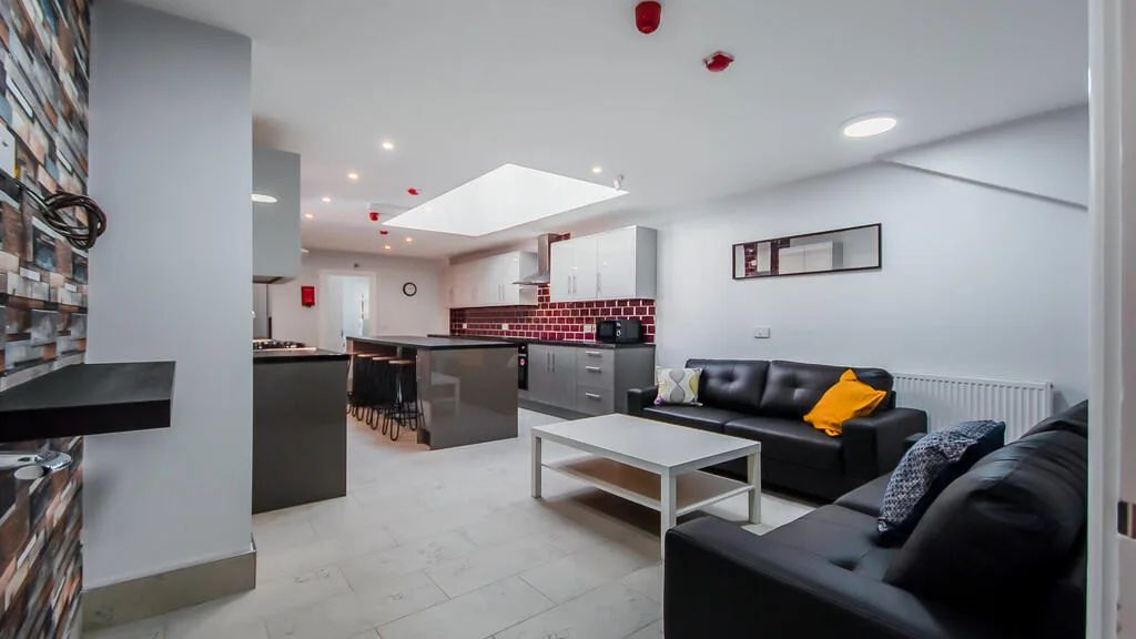 7 bedroom terraced house for rent