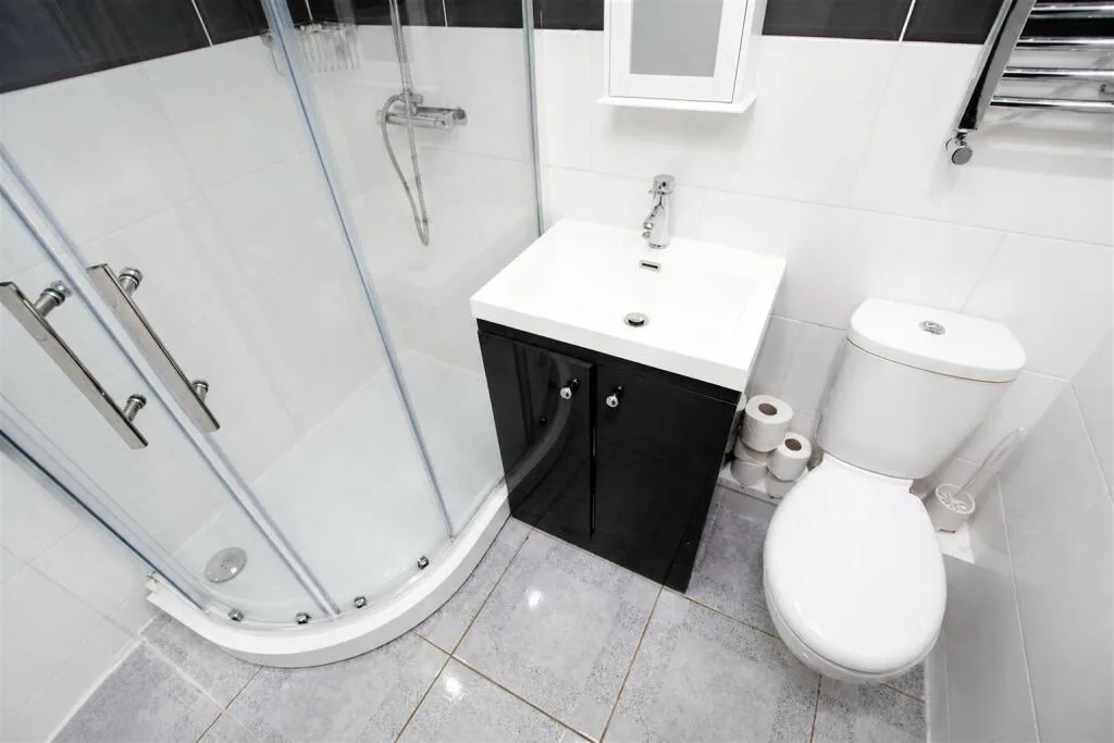 6 bedroom house for rent