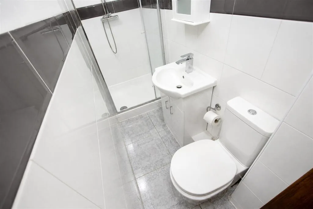 6 bedroom house for rent