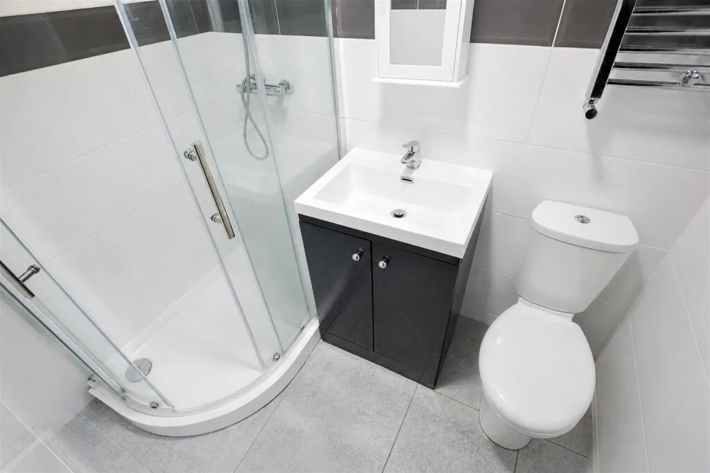 6 bedroom house for rent