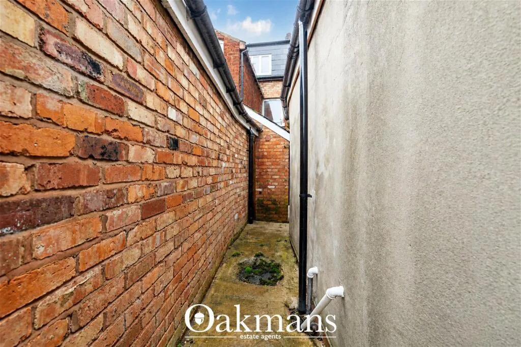 6 bedroom end of terrace house for rent