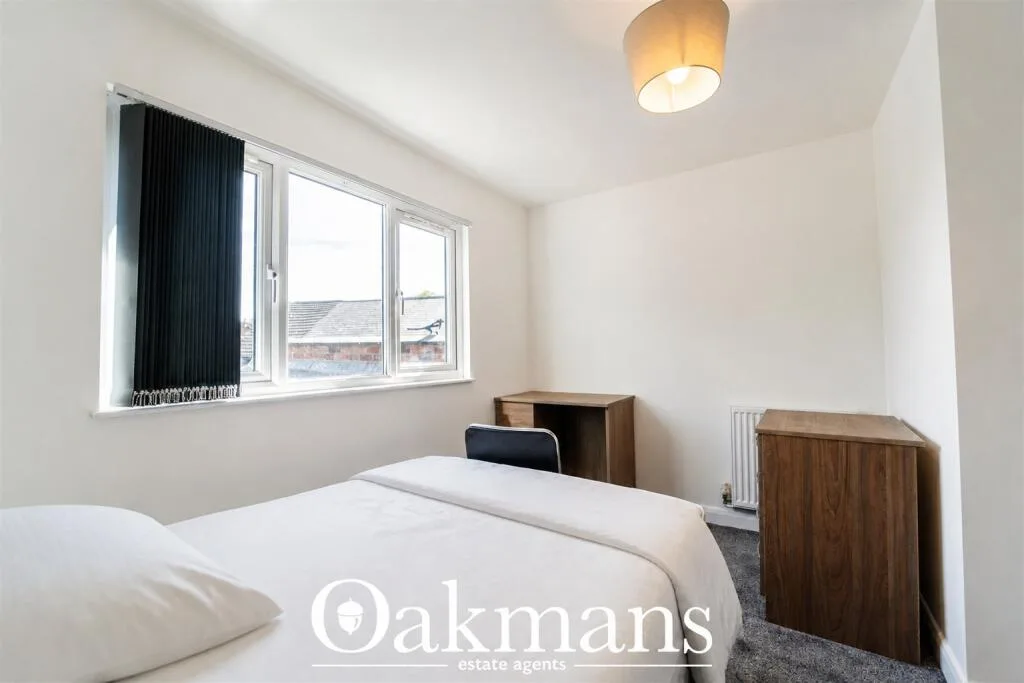 6 bedroom end of terrace house for rent