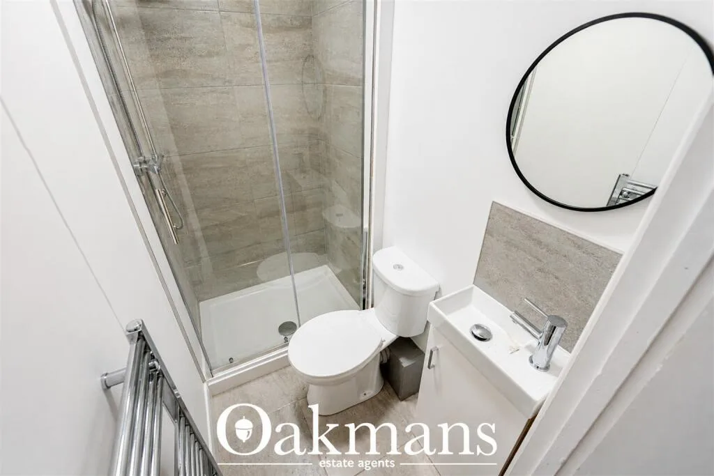 6 bedroom end of terrace house for rent