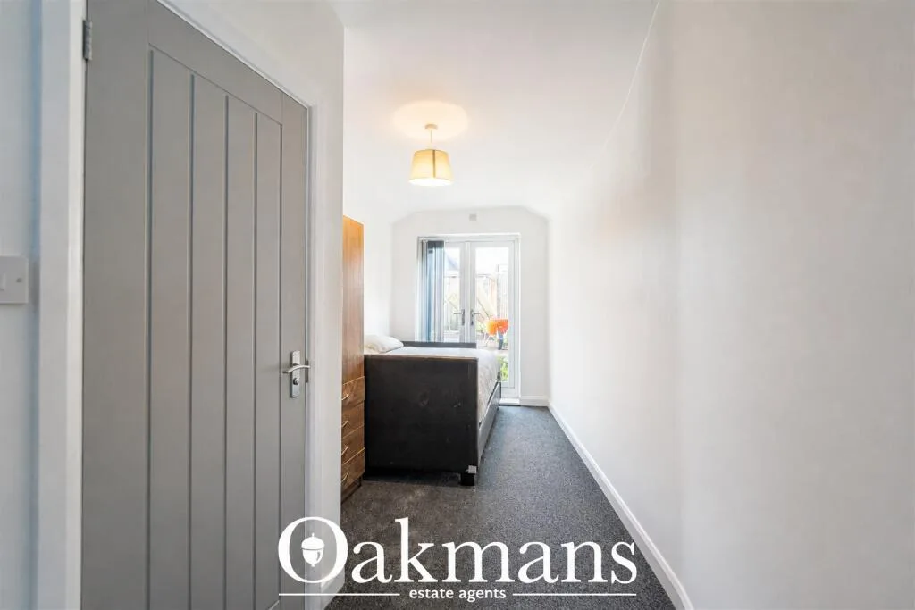 6 bedroom end of terrace house for rent