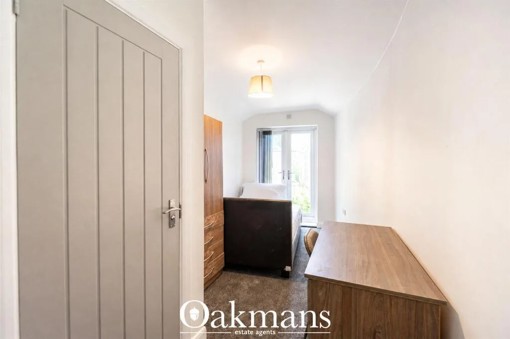 6 bedroom end of terrace house for rent