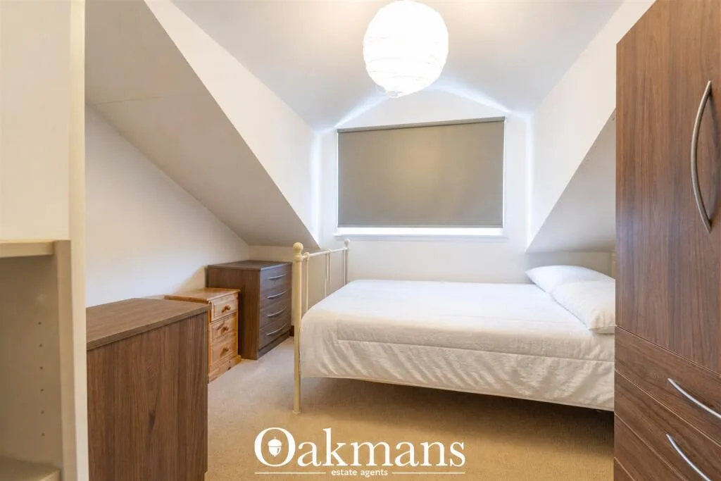 6 bedroom end of terrace house for rent