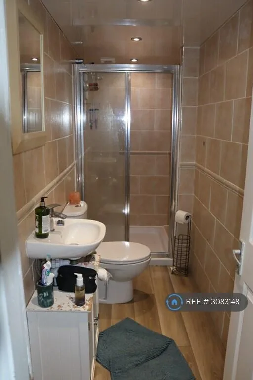 6 bedroom terraced house for rent