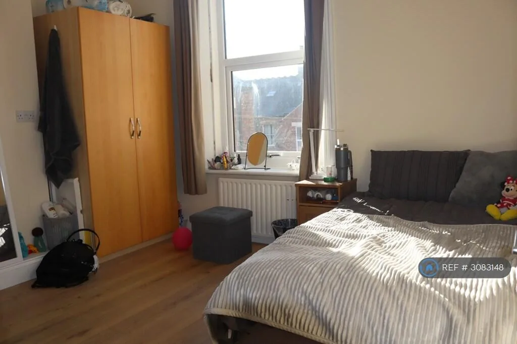 6 bedroom terraced house for rent