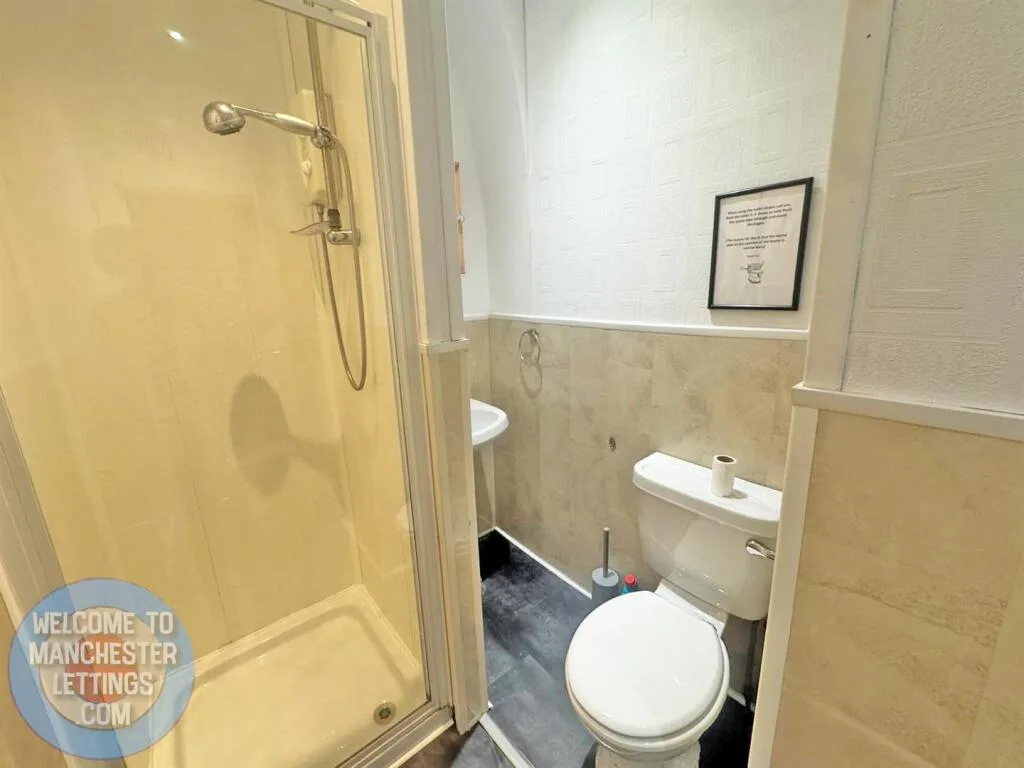 5 bedroom terraced house for rent