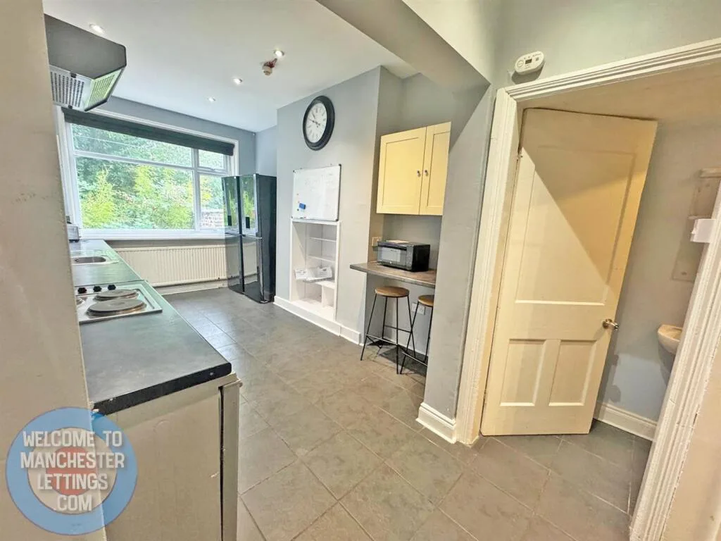 5 bedroom terraced house for rent