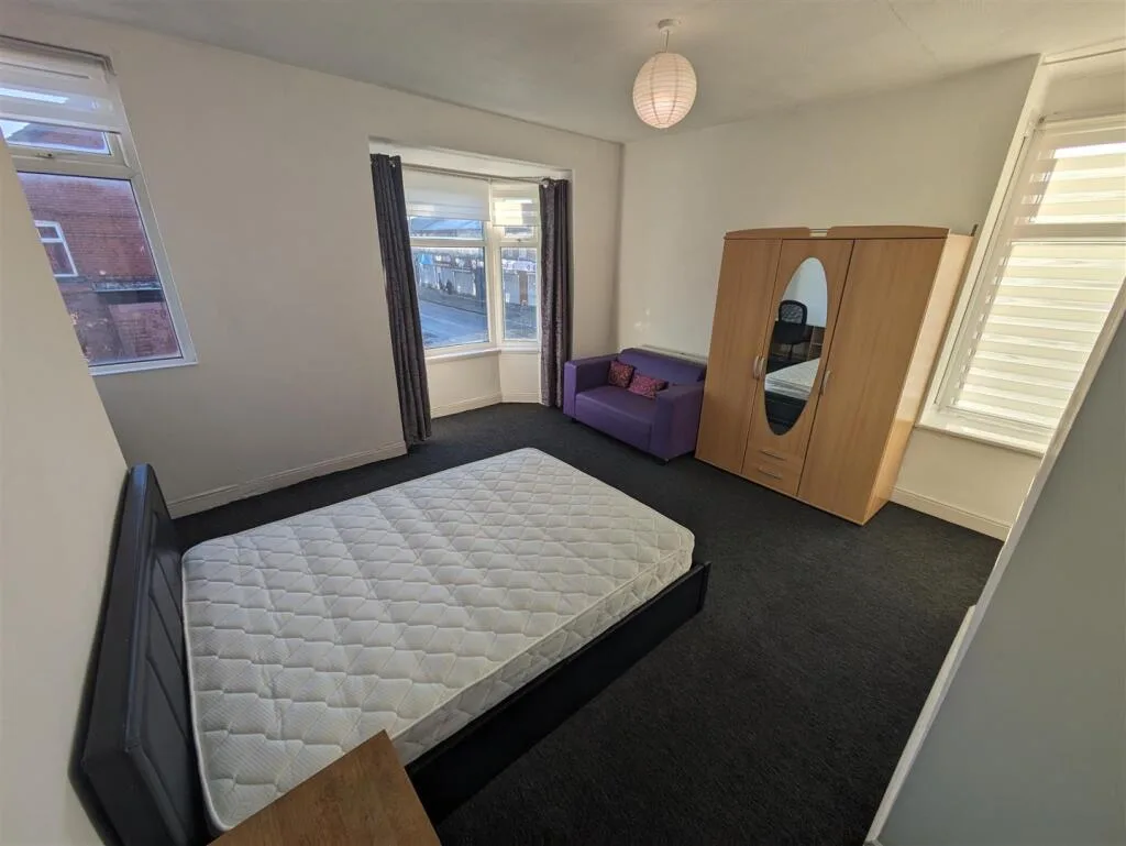 5 bedroom house for rent