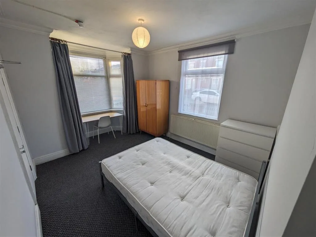 5 bedroom house for rent