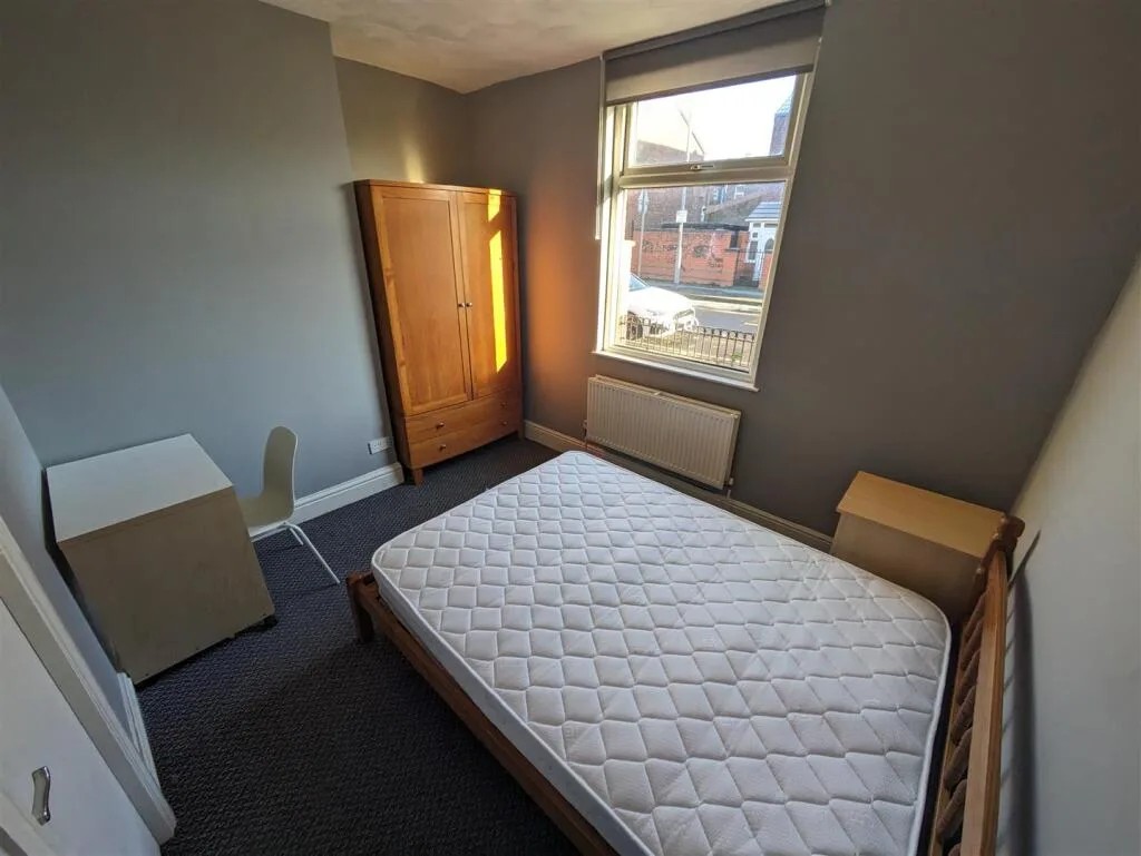 5 bedroom house for rent