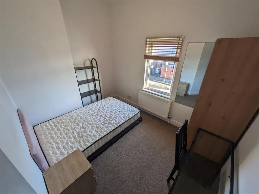 5 bedroom house for rent