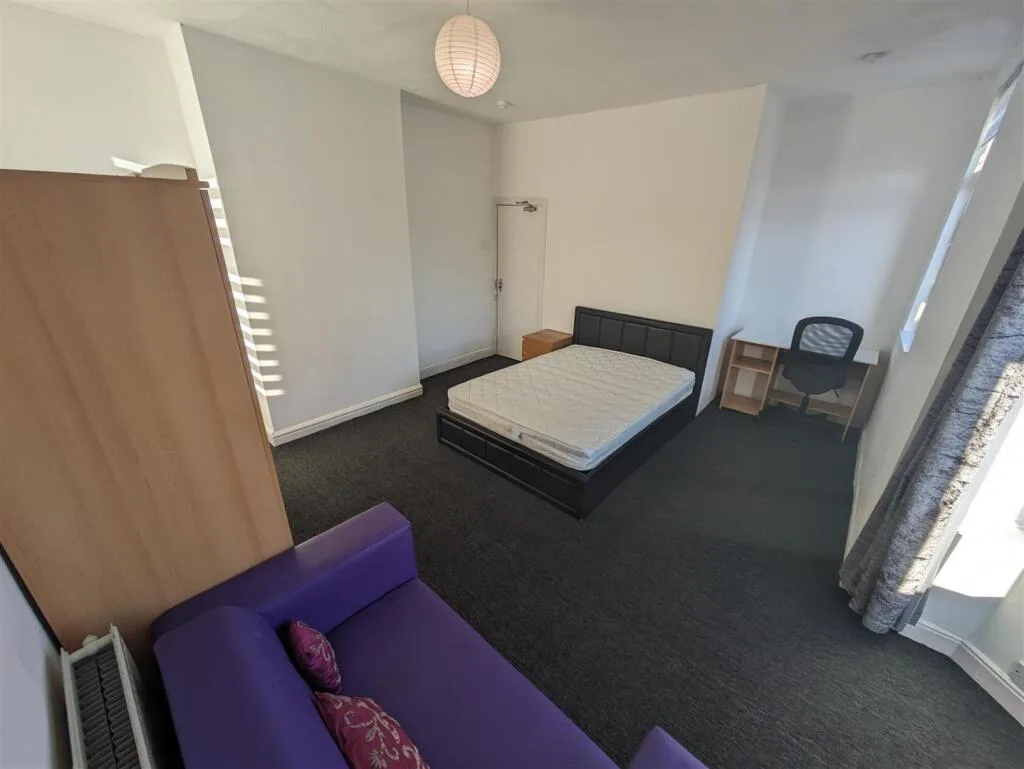 5 bedroom house for rent